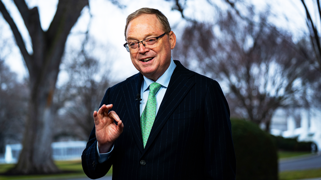 Hassett forecasts 4% growth, says AI boom and tax incentives driving US investment surge