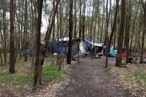 How 19-year-old Mia escaped domestic violence and is now sleeping rough in Wagga Wagga