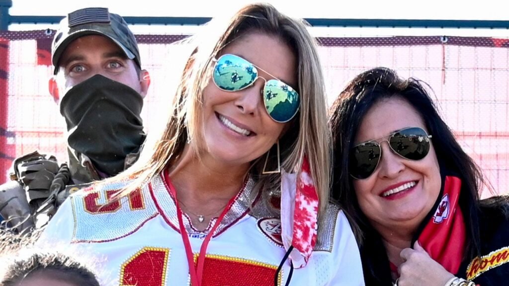 Randi Mahomes honors Brittany Mahomes and late mother in heartfelt Mother’s Day Instagram post Randi Mahomes honors Brittany Mahomes and late mother in heartfelt Mother’s Day Instagram post
