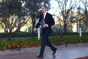 Chalmers to hand down federal budget tonight; Australians leave hantavirus ship; Trump says ceasefire ‘on life support’