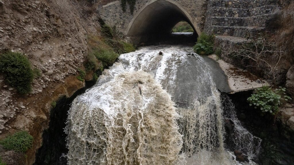 Sewage barrels toward US from Mexico, plus hantavirus cruise concerns swirl Sewage barrels toward US from Mexico, plus hantavirus cruise concerns swirl