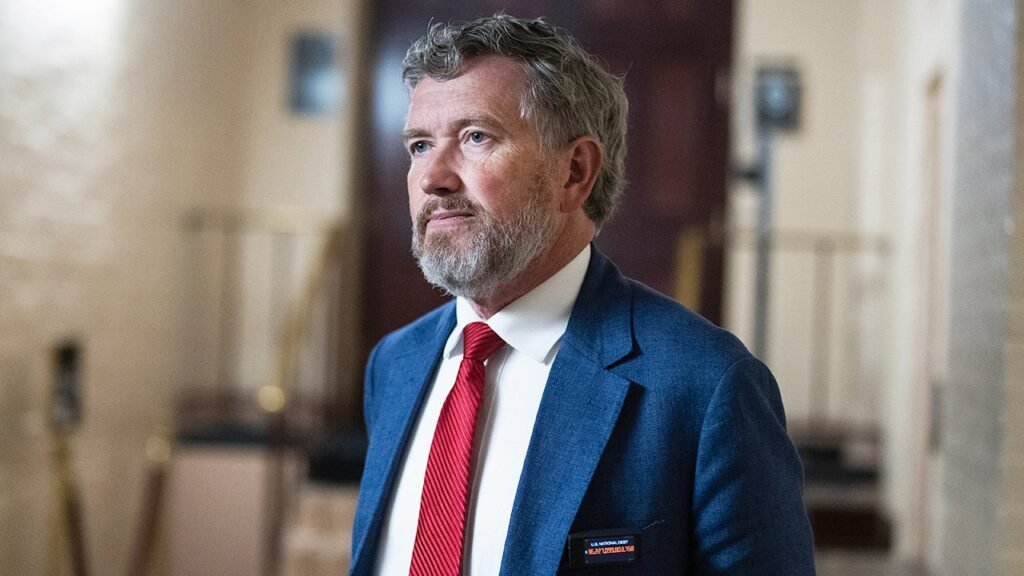 Massie’s ex-girlfriend alleges he arranged her Capitol Hill job, then offered ,000 to drop termination suit Massie’s ex-girlfriend alleges he arranged her Capitol Hill job, then offered ,000 to drop termination suit