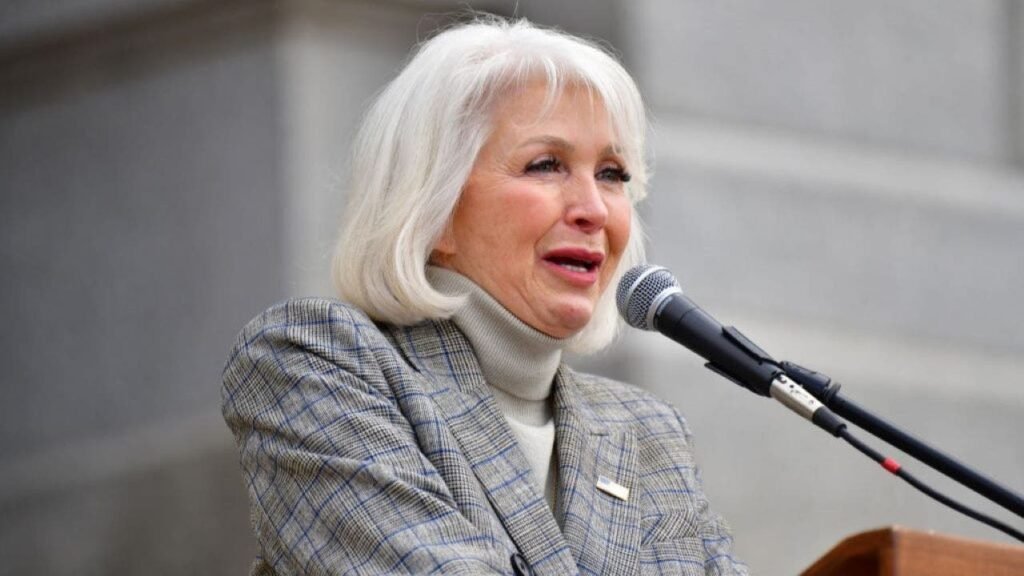 Colorado governor commutes Tina Peters’ sentence as Trump posts ‘FREE TINA!’ Colorado governor commutes Tina Peters’ sentence as Trump posts ‘FREE TINA!’