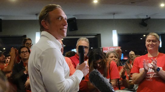 Queensland Labor Opposition Leader Steven Miles speaking to supporters at the Edinburgh Castle Hotel on the night of the Stafford byelection