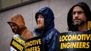Payroll data exposes six-figure salaries behind transit strike grinding NYC travel to a halt Payroll data exposes six-figure salaries behind transit strike grinding NYC travel to a halt