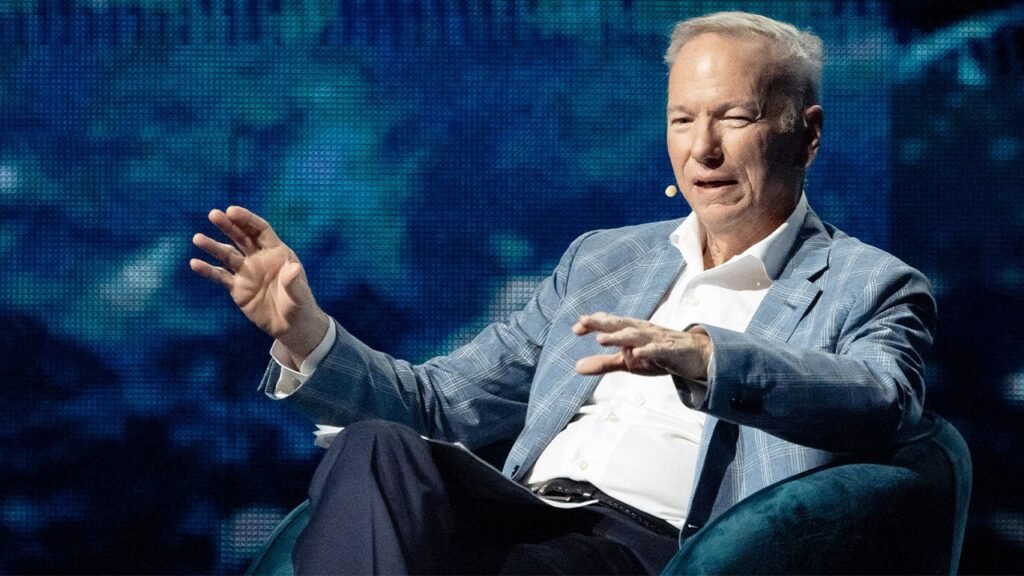 Eric Schmidt met with boos during University of Arizona commencement speech over AI fears