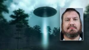 Man allegedly called 911 multiple times to report zombies, ghosts and a UFO, then claimed to be a cop Man allegedly called 911 multiple times to report zombies, ghosts and a UFO, then claimed to be a cop