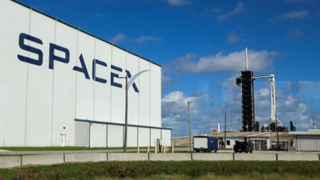 SpaceX officially files for blockbuster IPO