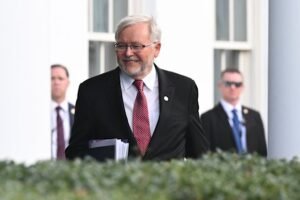 Kevin Rudd confident AUKUS submarines will arrive on time