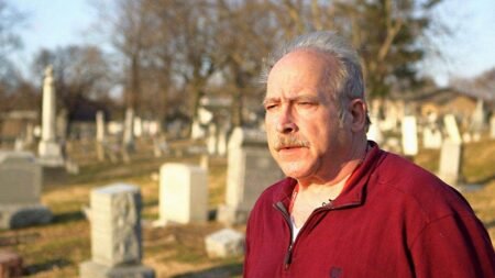 Man found naked behind Burger King with amnesia may have concealed mysterious past for decades Man found naked behind Burger King with amnesia may have concealed mysterious past for decades