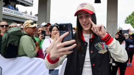 Indy 500 fans clamor for Caitlin Clark as she takes center stage at race Indy 500 fans clamor for Caitlin Clark as she takes center stage at race