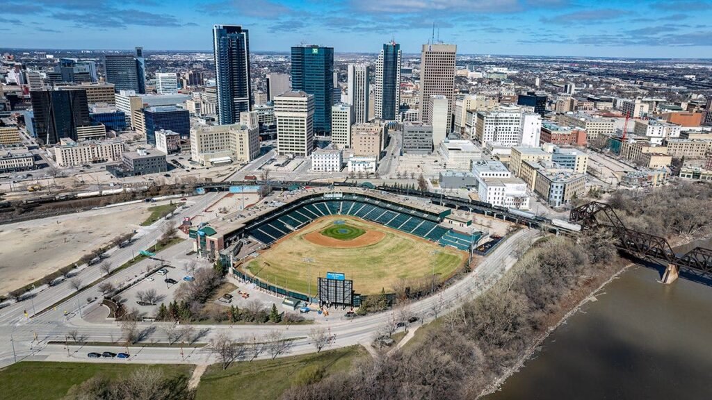 Canadian teen girl charged with arson after allegedly torching American baseball team’s charter bus Canadian teen girl charged with arson after allegedly torching American baseball team’s charter bus