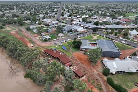 Outback town in lockdown after teenagers bring toxic metal to school Outback town in lockdown after teenagers bring toxic metal to school