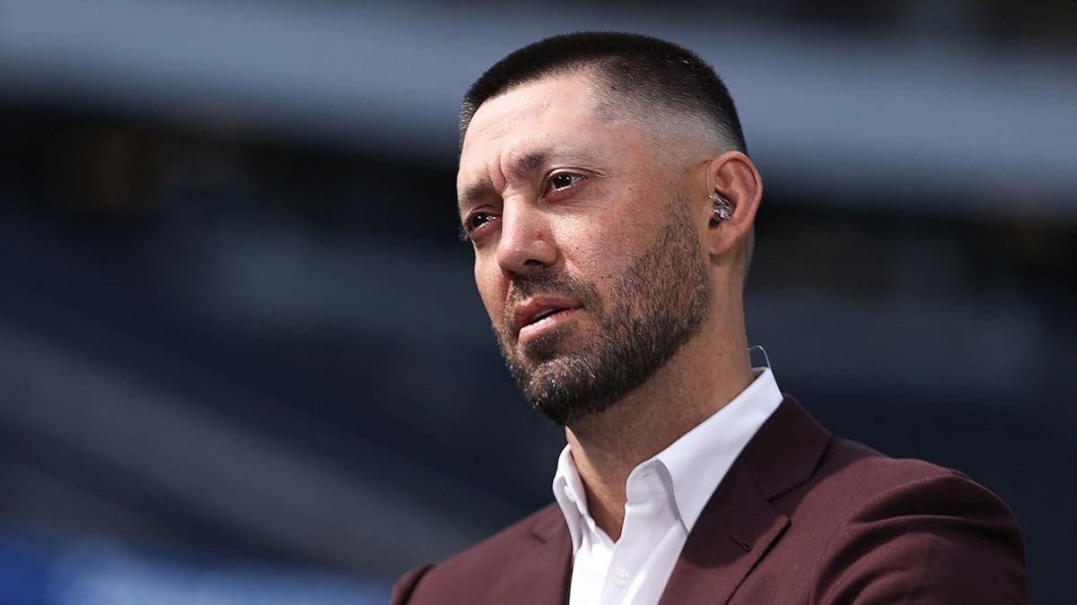 Clint Dempsey looking on before Concacaf Nations League semifinal match at SoFi Stadium