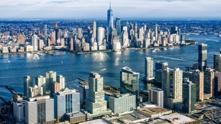 NYC rents hit record highs as Jersey City building boom drives rents down NYC rents hit record highs as Jersey City building boom drives rents down