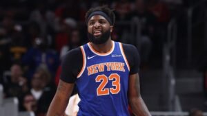 Mitchell Robinson’s broken right pinky puts Knicks’ NBA Finals rotation in jeopardy ahead of Game 1: reports Mitchell Robinson’s broken right pinky puts Knicks’ NBA Finals rotation in jeopardy ahead of Game 1: reports