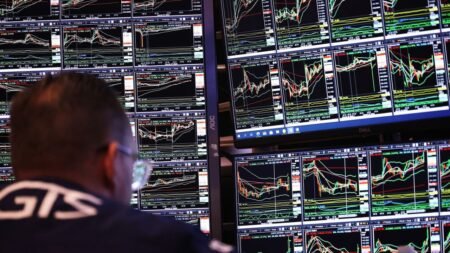 ETFs for retirees explained with tips on diversification and income ETFs for retirees explained with tips on diversification and income