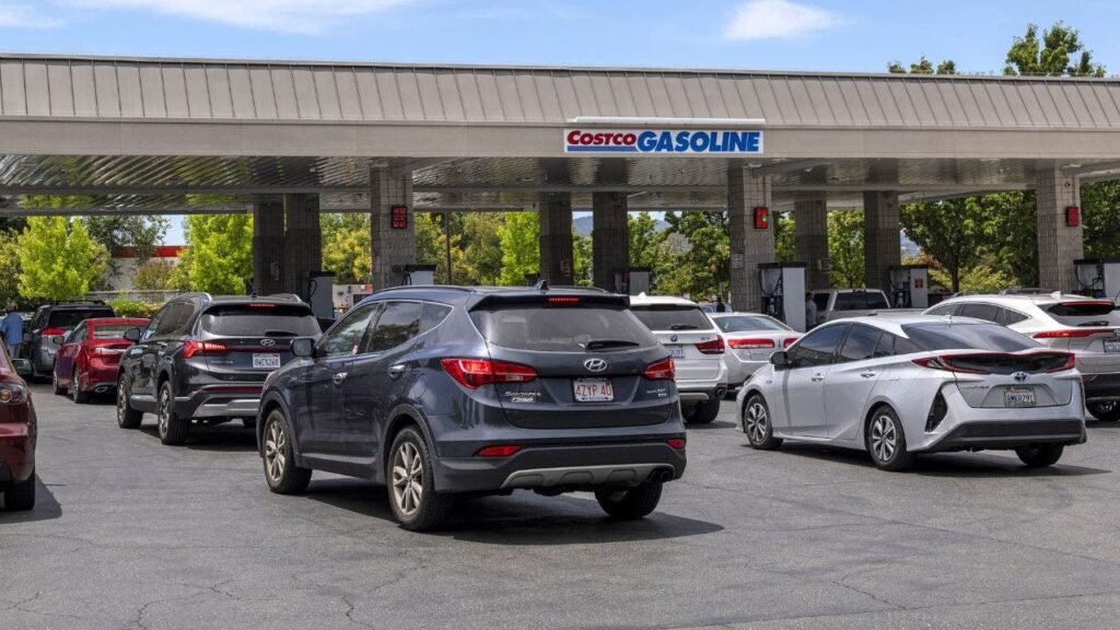 Costco gas demand hits record highs as consumers seek low prices at pump Costco gas demand hits record highs as consumers seek low prices at pump
