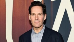 Hollywood actor blasts airplane mode as ‘nonsense’ in hilarious podcast flight rant Hollywood actor blasts airplane mode as ‘nonsense’ in hilarious podcast flight rant