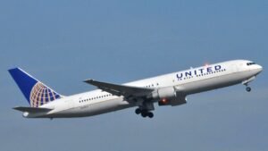 United flight turns around over Atlantic after onboard device sparks alarm United flight turns around over Atlantic after onboard device sparks alarm