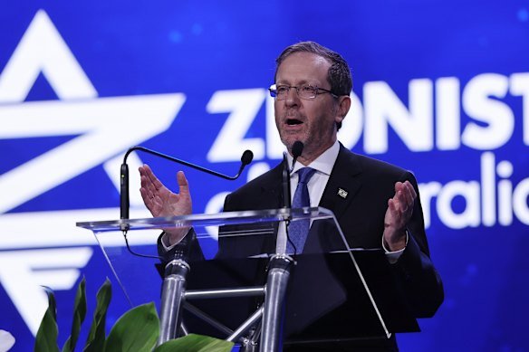 Isaac Herzog speaking at a Jewish community event in Australia.