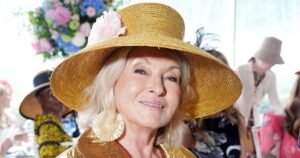 Martha Stewart Wore This Shiny (and Comfy!) Gold Sandals Style at Least 2 Times Last Week