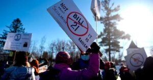 Montreal students at Dawson, Vanier colleges demonstrate against Quebec’s Bill 9