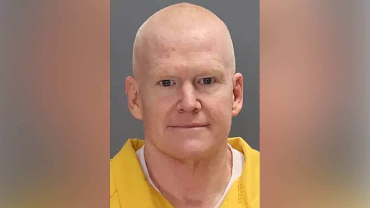 Alex Murdaugh facing forward in a mugshot photo