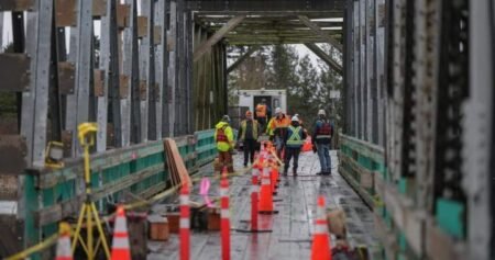 Union for hundreds of Metro Vancouver workers announce overtime ban Union for hundreds of Metro Vancouver workers announce overtime ban