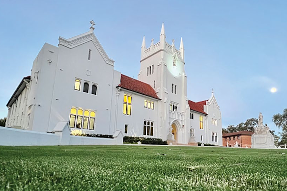 Marist College Ashgrove teaches students from years 5 to 12 and has a student body of more than 1800.