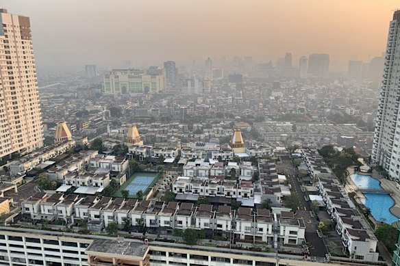 Cosmo Park in Jakarta features roads, double-storey villas and community facilities, all above a shopping centre.