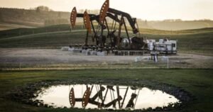 Canada slips into technical recession as economy stalls in Q1: StatCan