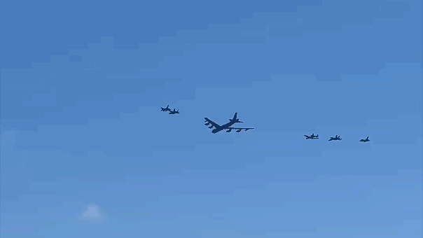 EXCLUSIVE: Air Force debuts historic 8-ship bomber-fighter formation over Miami Beach EXCLUSIVE: Air Force debuts historic 8-ship bomber-fighter formation over Miami Beach