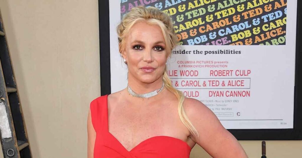 Britney Spears Posts for 1st Time After Reports of Restaurant Drama: ‘What’s Up, World?’