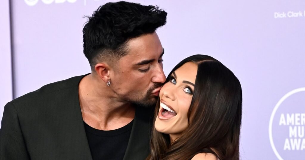 Mormon Wives’ Jessi Drapper Addresses Relationship Status as She Attends AMAs With Marciano Brunette Mormon Wives’ Jessi Drapper Addresses Relationship Status as She Attends AMAs With Marciano Brunette