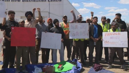 Saskatoon Dragonfly delivery drivers continue strike, citing unfair work conditions