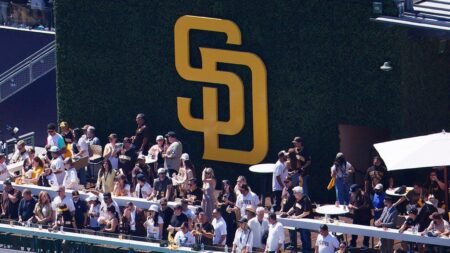 Padres strike deal to sell to investor group led by private equity billionaire, vows World Series championship