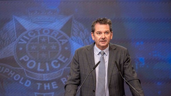 Detective Superintendent Jason Kelly of the state Anti-Gangs Division speaks at a press conference after a series of incidents at hospitality venues around Melbourne.