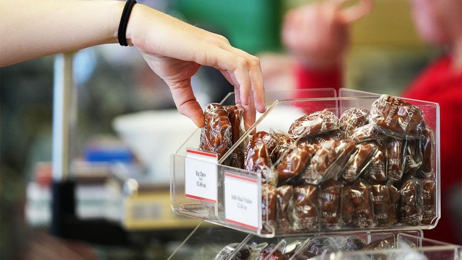lammes candies customer selection