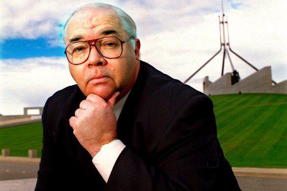 Laurie Oakes outside Parliament House.
