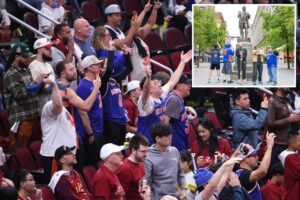 Knicks fans flock to Cleveland to watch team ‘sweep’ Cavaliers for much cheaper ticket prices Knicks fans flock to Cleveland to watch team ‘sweep’ Cavaliers for much cheaper ticket prices