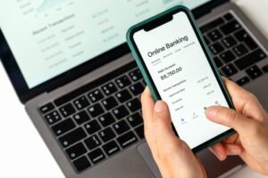 Banking habits stay rooted as Americans overlook better options: survey