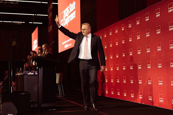 Anthony Albanese thanks Labor members at Melbourne Park on Saturday.