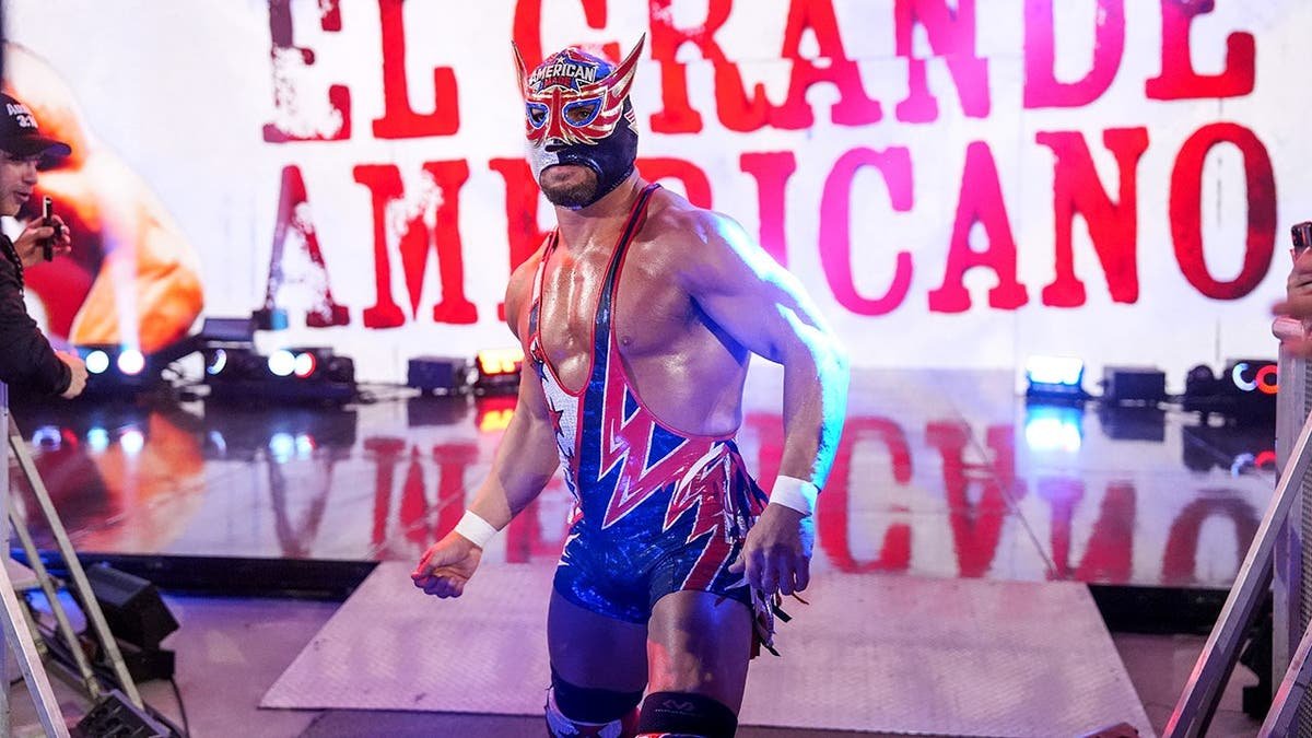 Original El Grande Americano entering Frost Bank Center during Monday Night RAW in San Antonio