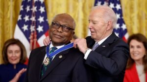 ‘Democratic kingmaker’ Clyburn warns GOP-led effort to ‘break’ his district could backfire