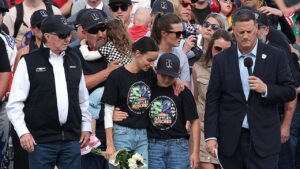 Kyle Busch’s family surrounded by drivers and team owners during heartfelt Coca-Cola 600 ceremony