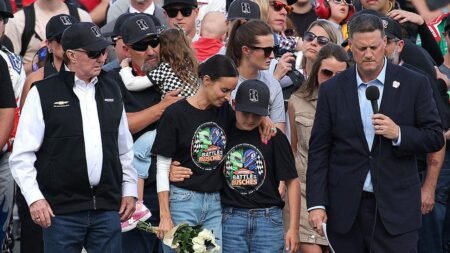 Kyle Busch’s family surrounded by drivers and team owners during heartfelt Coca-Cola 600 ceremony Kyle Busch’s family surrounded by drivers and team owners during heartfelt Coca-Cola 600 ceremony