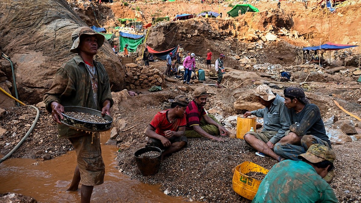 MYANMAR-MINING-GEMSTONES-RUBY