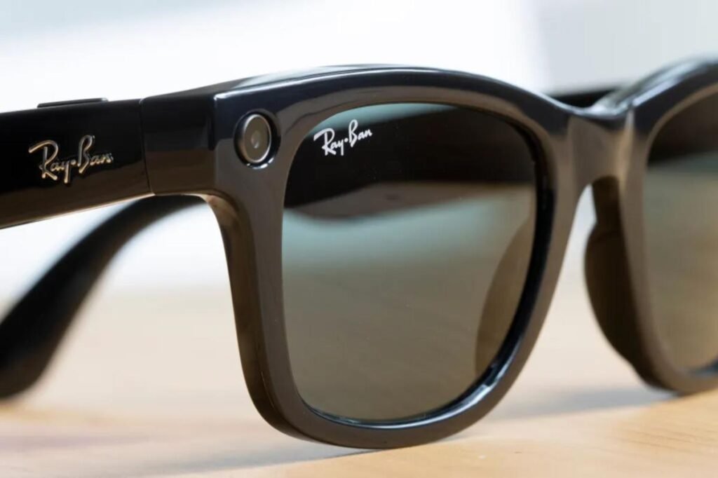 Crook with smart glasses extorts victim after filming without her consent — and there’s nothing she can do about it Crook with smart glasses extorts victim after filming without her consent — and there’s nothing she can do about it