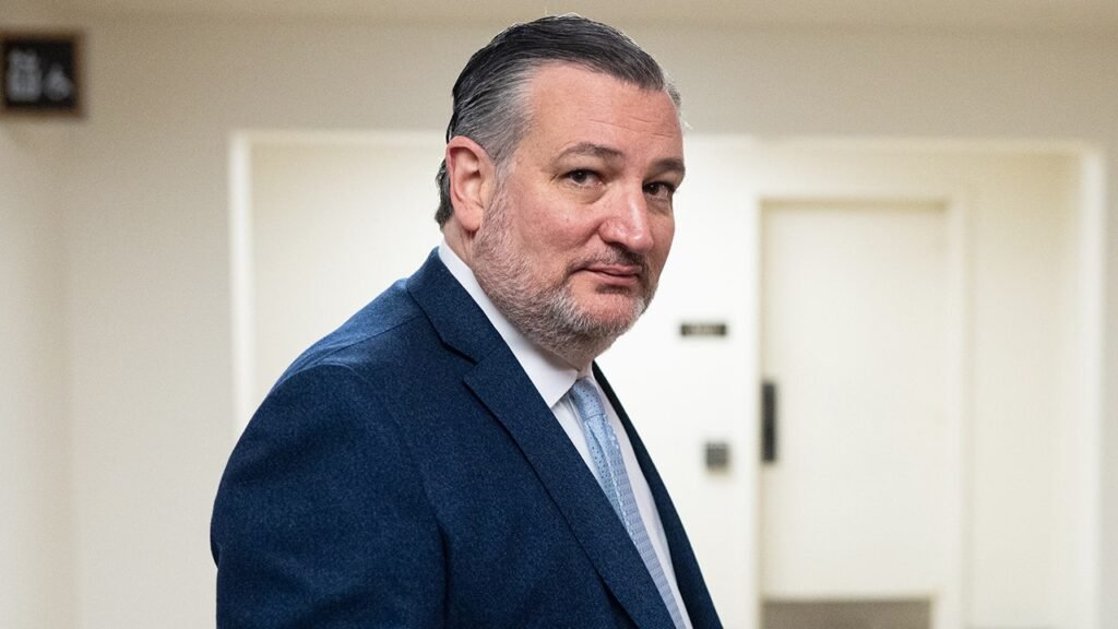 White House blasts Cruz, Pompeo for trashing Trump peace efforts as Iran appeasement White House blasts Cruz, Pompeo for trashing Trump peace efforts as Iran appeasement